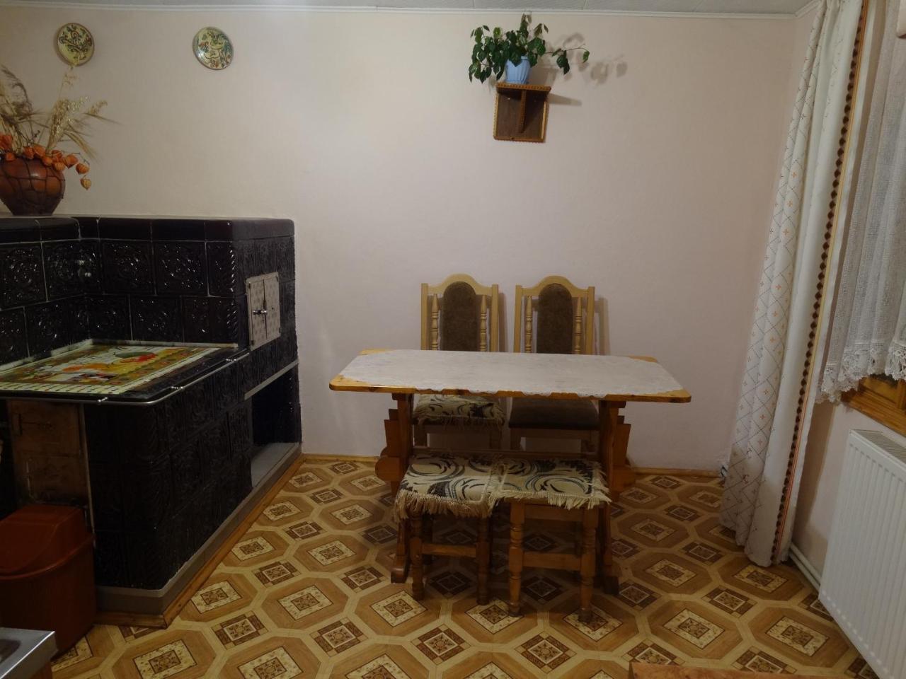 Guest House Karpaty Iaremcea Exterior foto