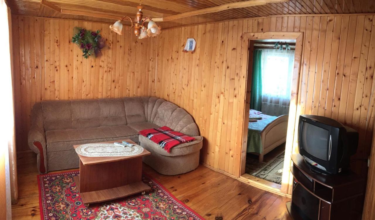 Guest House Karpaty Iaremcea Exterior foto