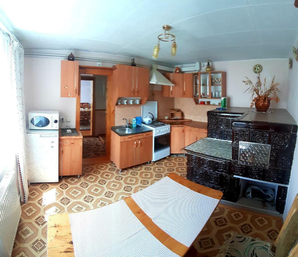 Guest House Karpaty Iaremcea Exterior foto